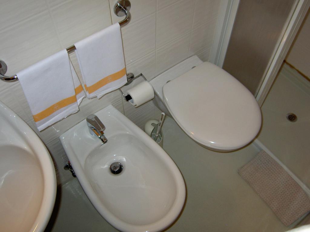 Hotel Violetta Parma Habitación foto